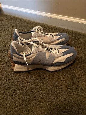 Women’s New Balance 327